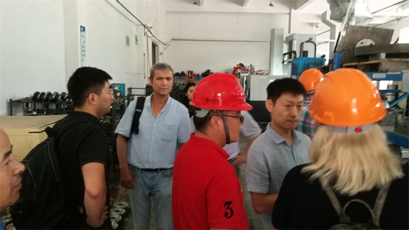 20190720東南亞國(guó)家組團(tuán)來(lái)公司參觀-1.jpg